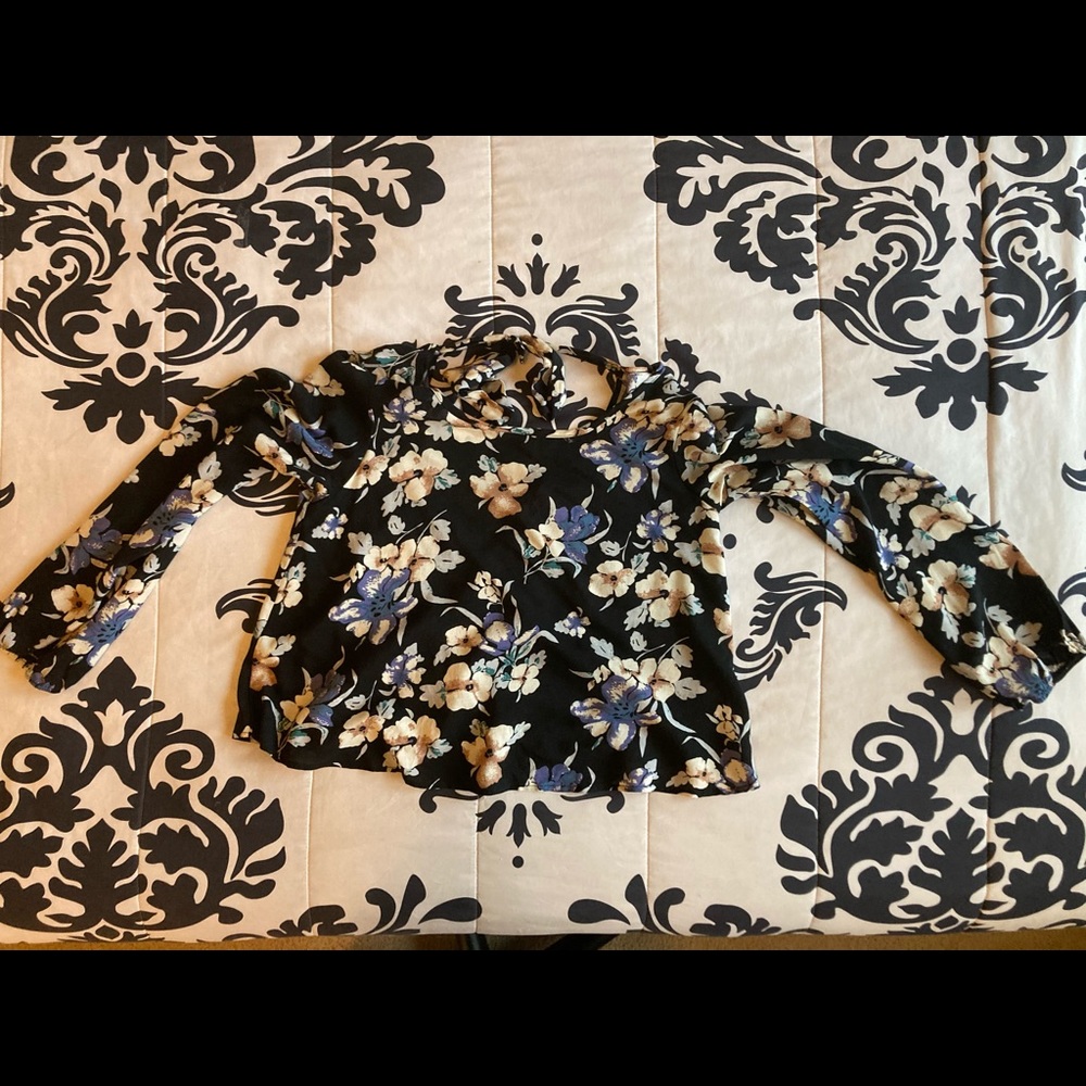 Pine and Needles long sleeve floral blouse